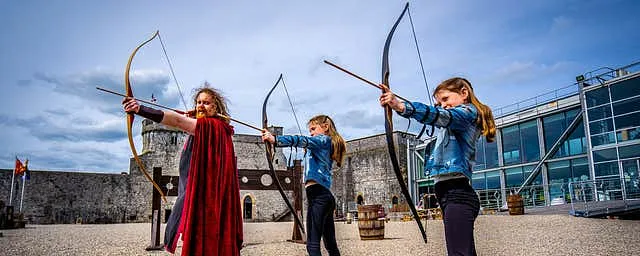 King John's Castle, Co. Limerick, photo 1