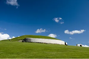 Brú na Bóinne Visitor Centre - Newgrange and Knowth, Co. Meath